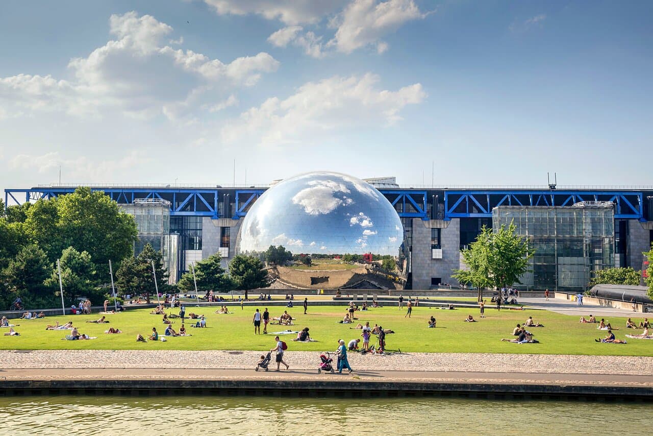 La Cité des sciences et de l'industrie, au cœur du parc de la Villette.
© Ph Levy - EPPDCSI